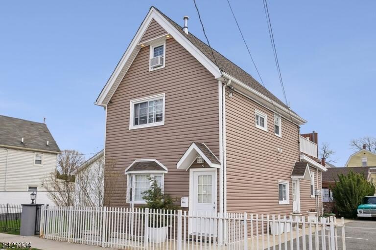 Property listing MLS 4018264 photo 2
