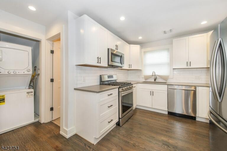 Property listing MLS 4019515 photo 3