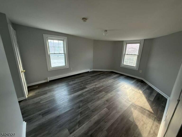 Property listing MLS 4020647 photo 3