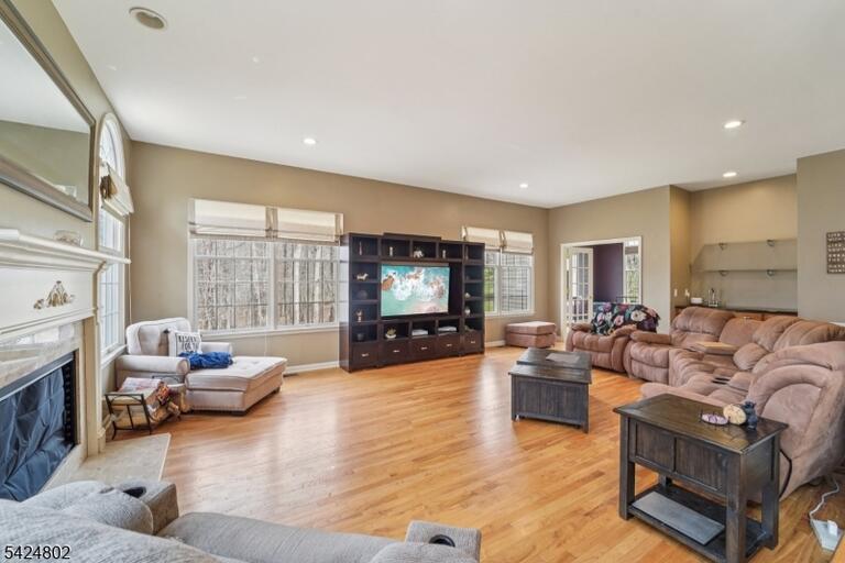 Property listing MLS 4021312 photo 8