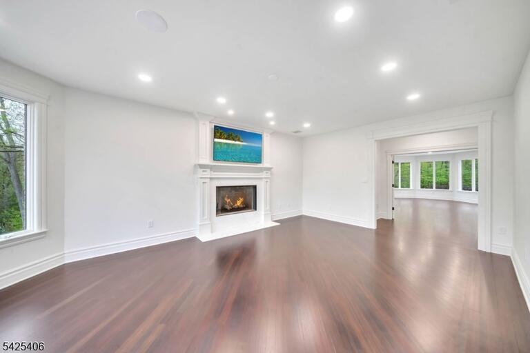 Property listing MLS 4021720 photo 9