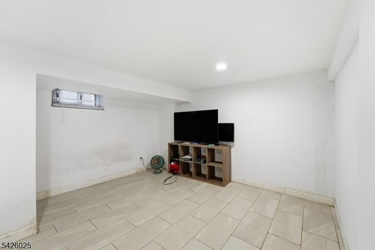 Property listing MLS 4022229 photo 21