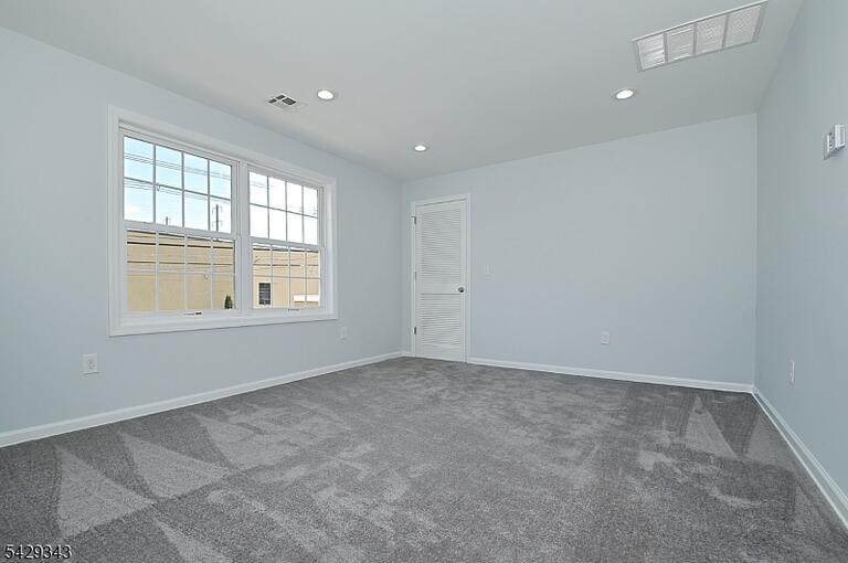 Property listing MLS 4025182 photo 3
