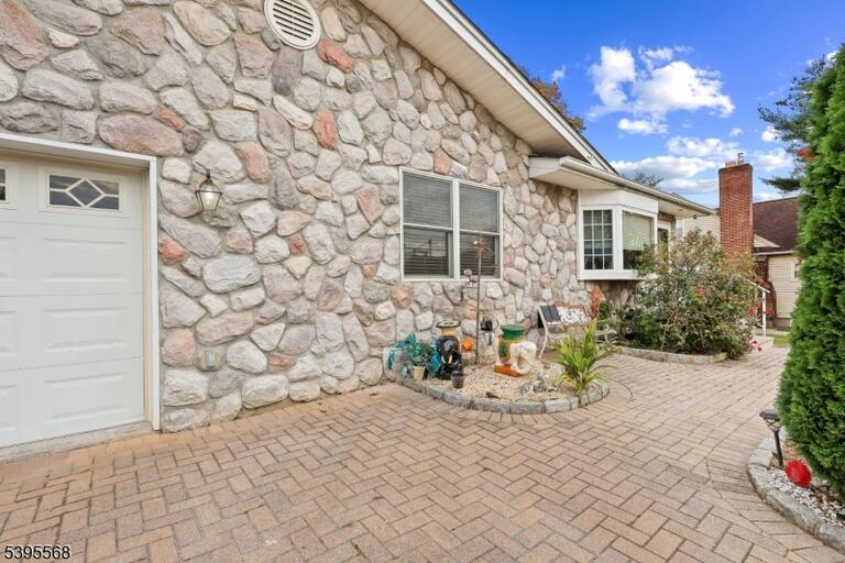 Property listing MLS 4026882 photo 3