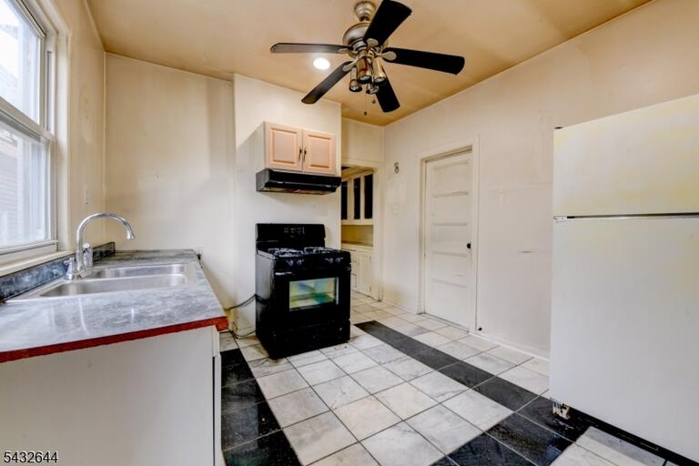Property listing MLS 4028232 photo 36