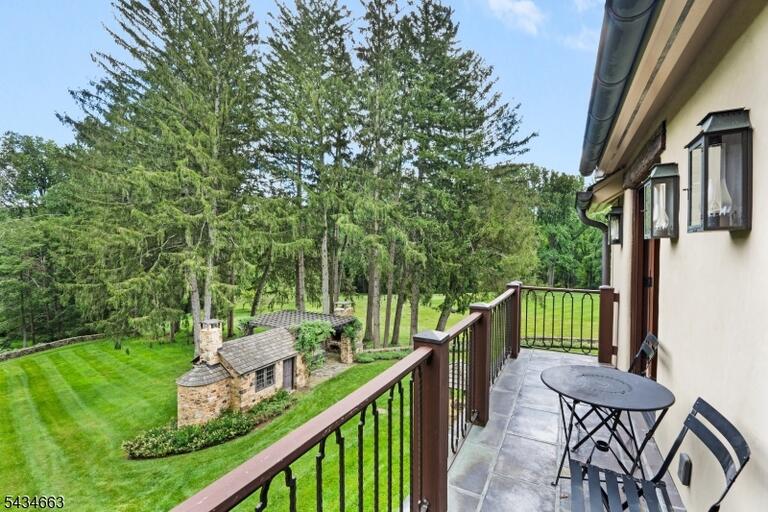 Property listing MLS 4030234 photo 12