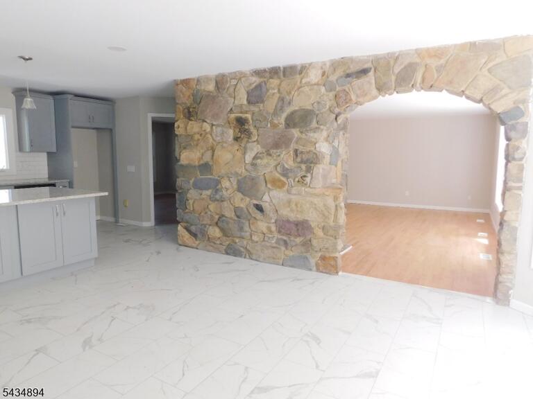Property listing MLS 4030295 photo 6