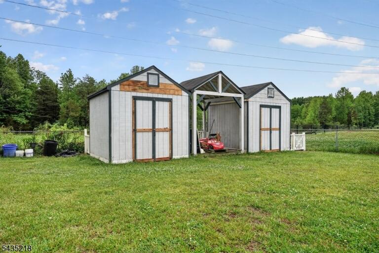 Property listing MLS 4030394 photo 33