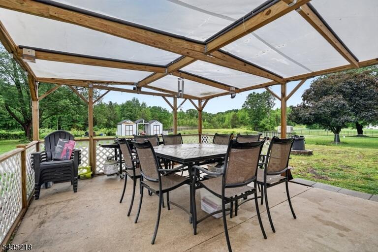 Property listing MLS 4030394 photo 38