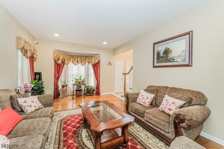 Property listing MLS 4030542 photo 11