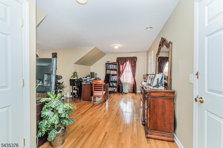 Property listing MLS 4030542 photo 33