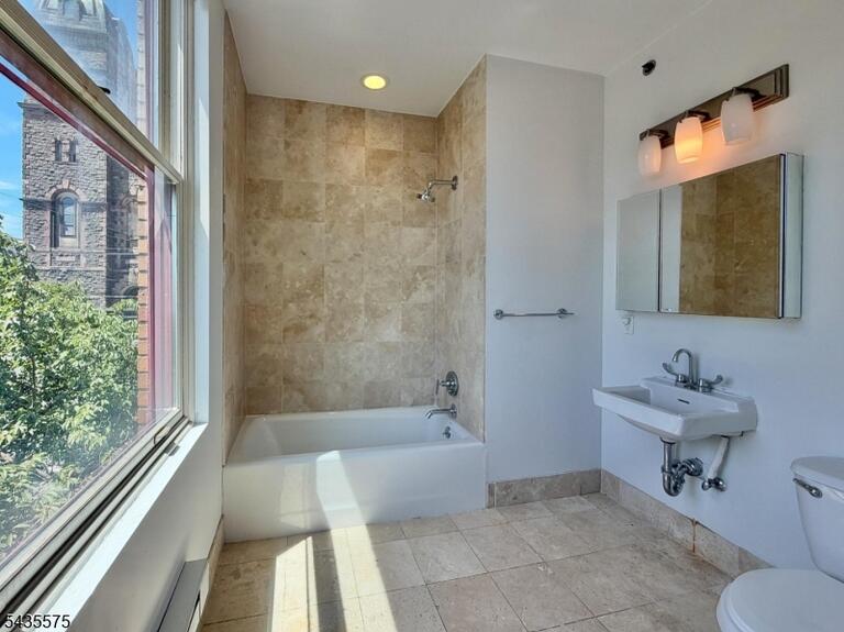 Property listing MLS 4030755 photo 21