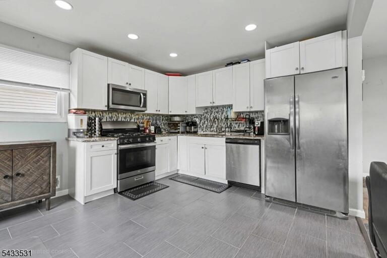 Property listing MLS 4031696 photo 13