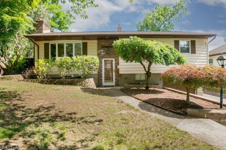 Property listing MLS 4031831 photo 1