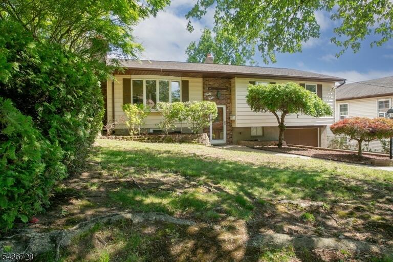 Property listing MLS 4031831 photo 2
