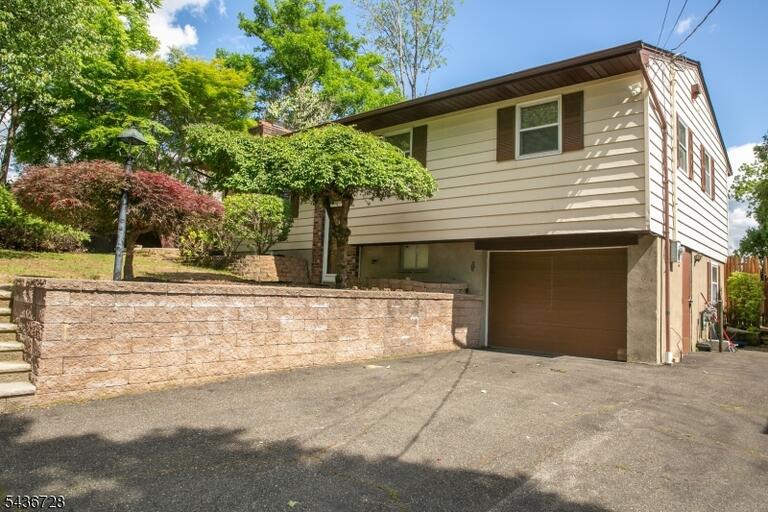 Property listing MLS 4031831 photo 3