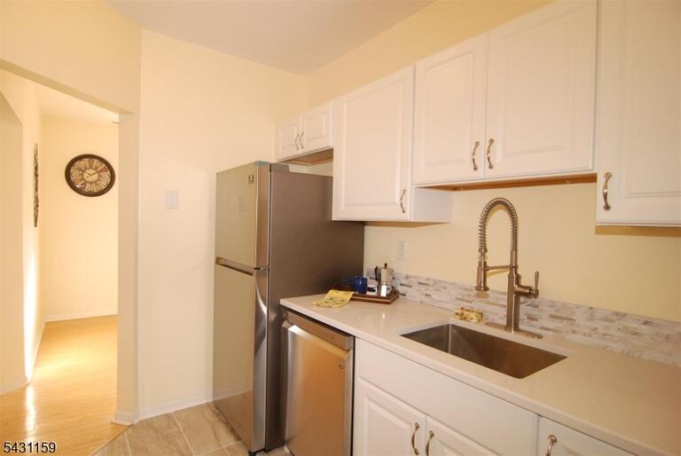 Property listing MLS 4032228 photo 3