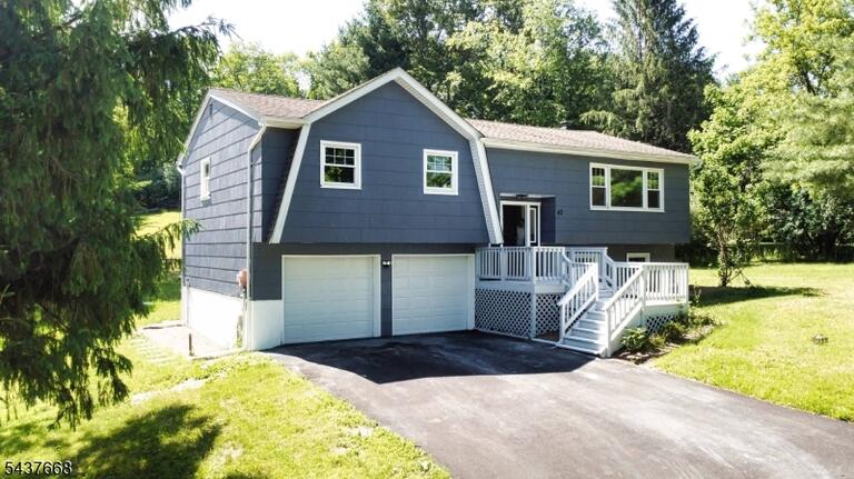 Property listing MLS 4032624 photo 1