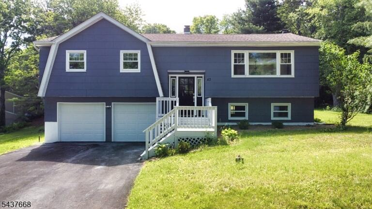 Property listing MLS 4032624 photo 2