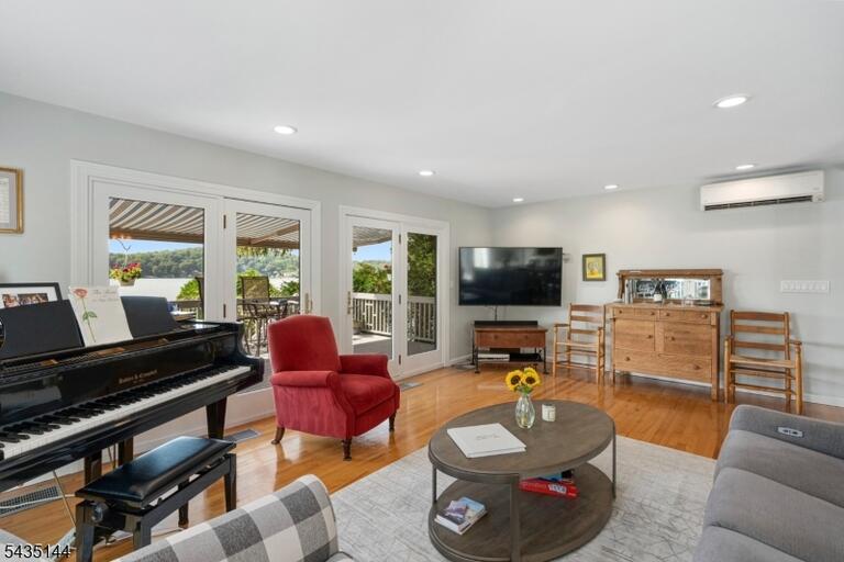 Property listing MLS 4033016 photo 16