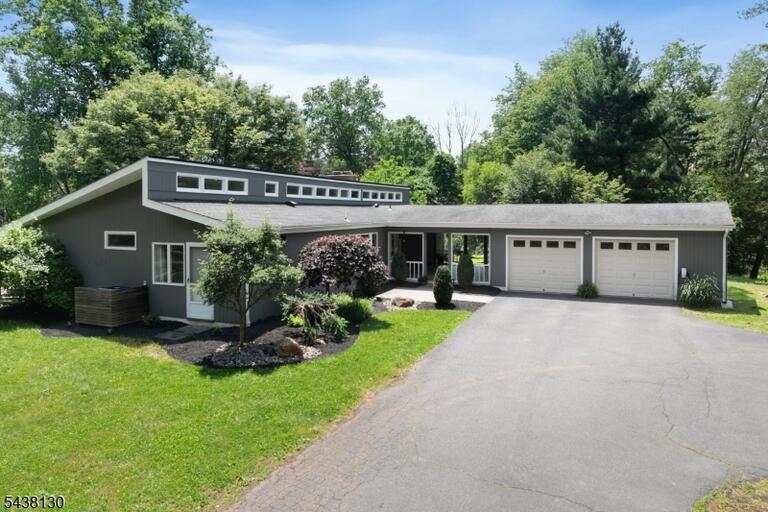 Property listing MLS 4033388 photo 1