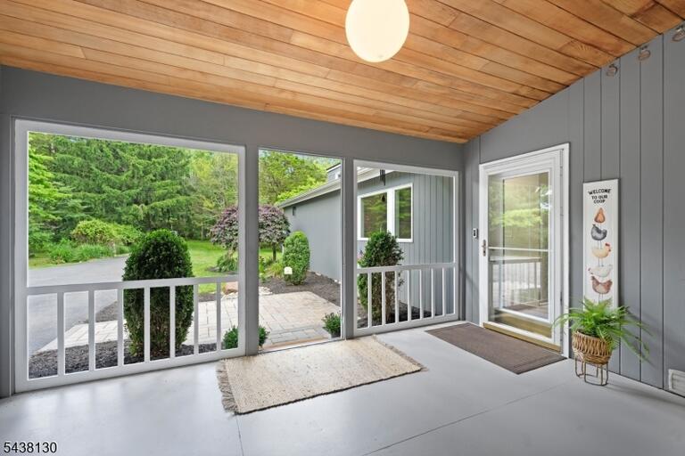 Property listing MLS 4033388 photo 24