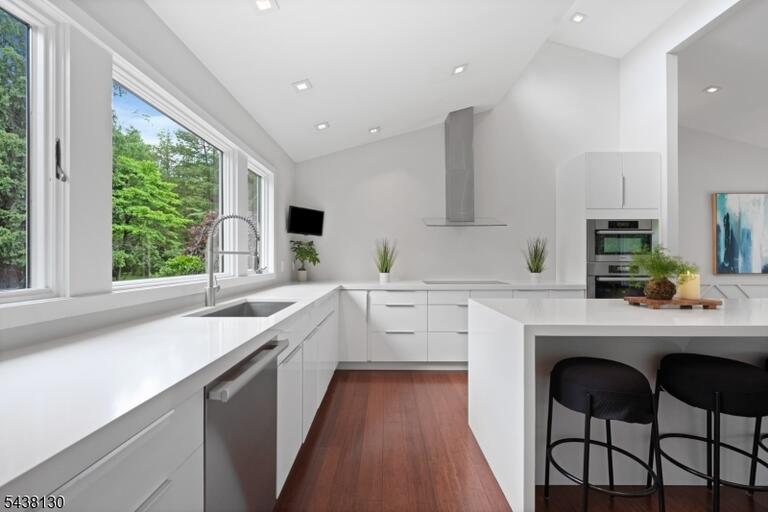 Property listing MLS 4033388 photo 5