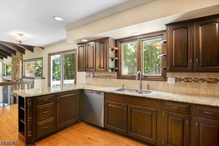 Property listing MLS 4033408 photo 23