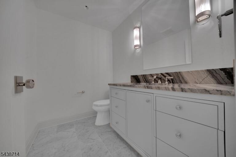 Property listing MLS 4033548 photo 37