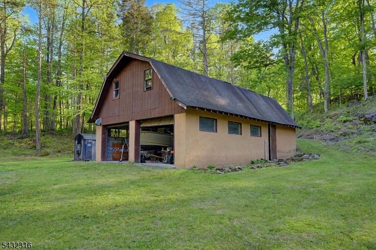 Property listing MLS 4033995 photo 39
