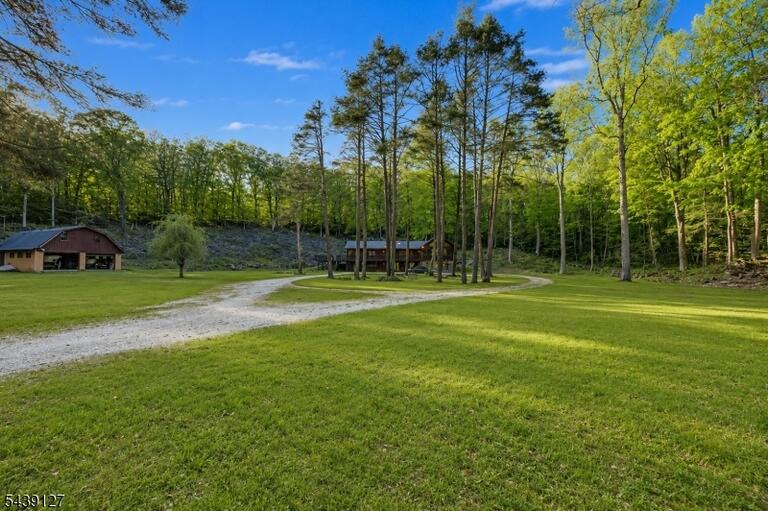 Property listing MLS 4033995 photo 4