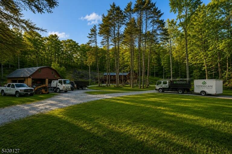 Property listing MLS 4033995 photo 5