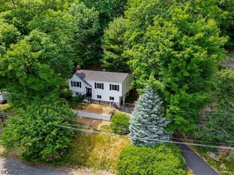 Property listing MLS 4034333 photo 4