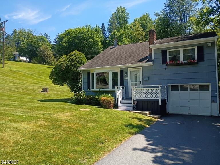 Property listing MLS 4034872 photo 2