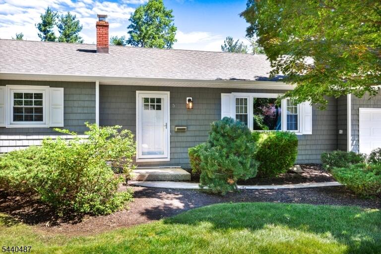 Property listing MLS 4035044 photo 5