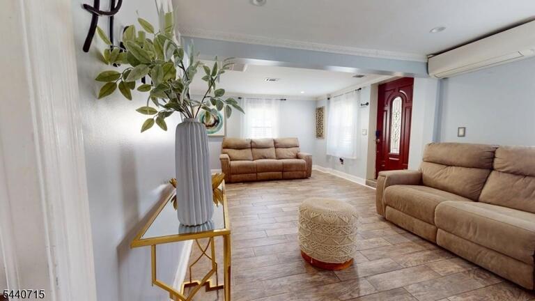 Property listing MLS 4035293 photo 3