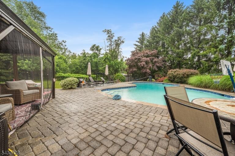 Property listing MLS 4035360 photo 28
