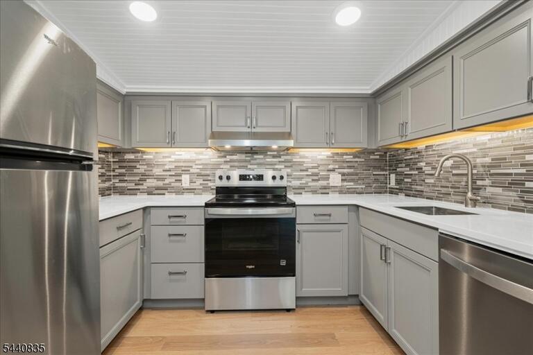 Property listing MLS 4035362 photo 10