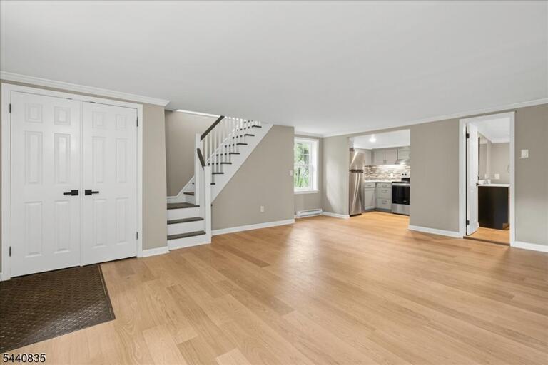 Property listing MLS 4035362 photo 5