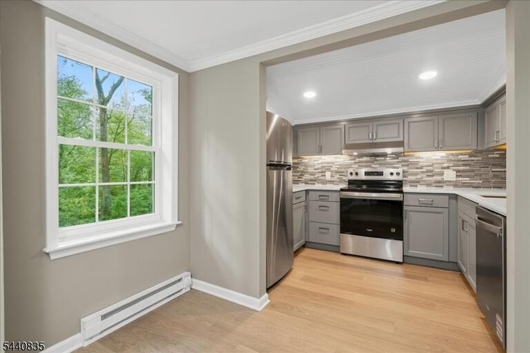 Property listing MLS 4035362 photo 9