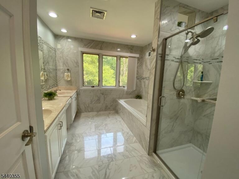 Property listing MLS 4035609 photo 15