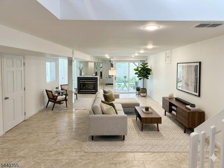 Property listing MLS 4035609 photo 30
