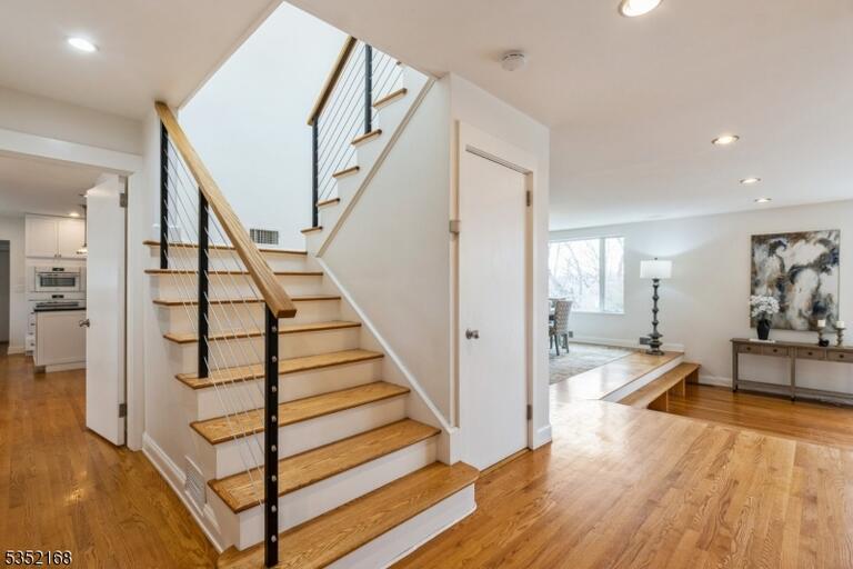 Property listing MLS 4035785 photo 8