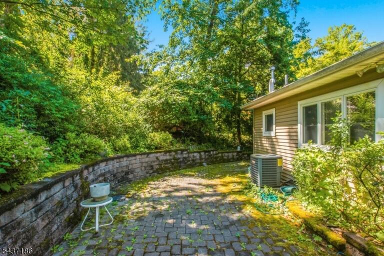 Property listing MLS 4035942 photo 24