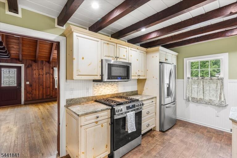 Property listing MLS 4036857 photo 17