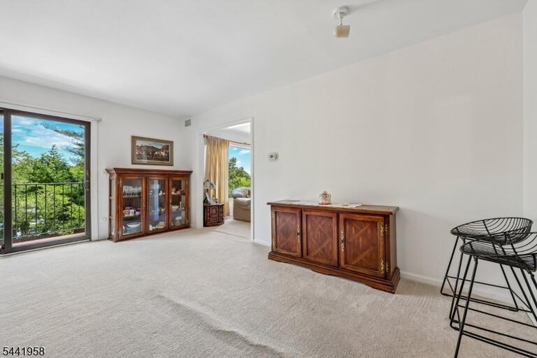 Property listing MLS 4036945 photo 10