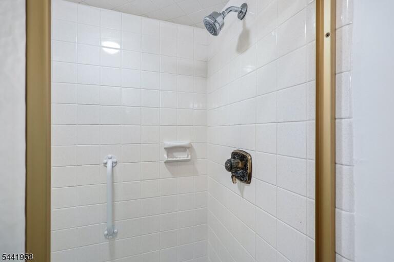 Property listing MLS 4036945 photo 21