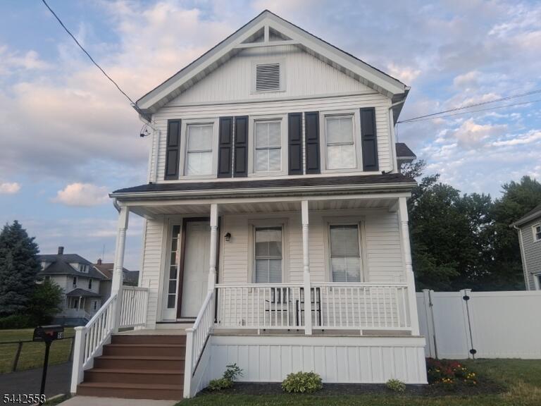 Property listing MLS 4037021 photo 2