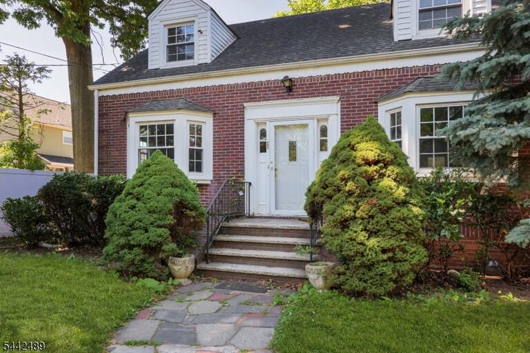 Property listing MLS 4037398 photo 4