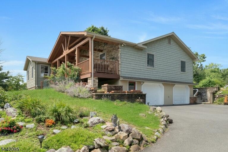 Property listing MLS 4037485 photo 4